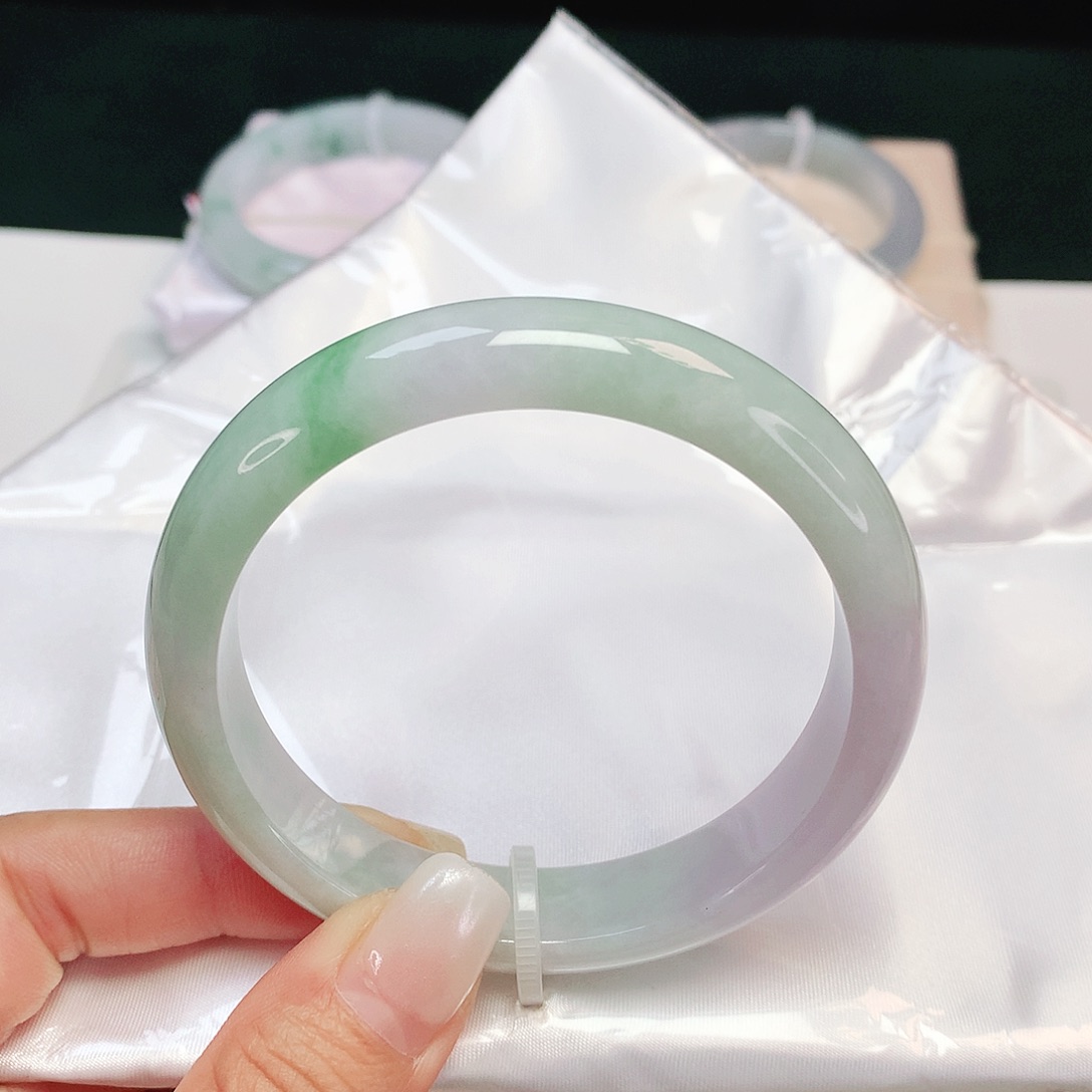 翡翠未镶嵌手镯 正圈58