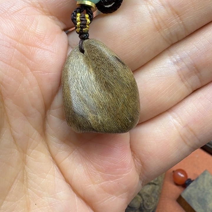 沉香吊坠馨安居沉香定制款