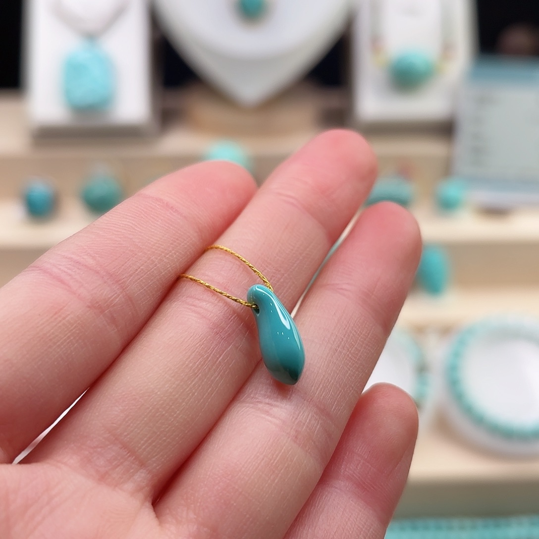 绿松石配饰未镶嵌