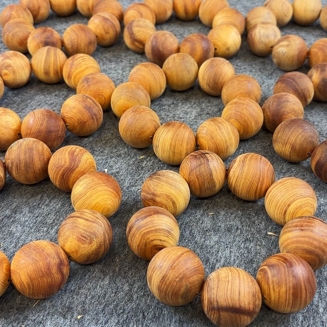 崖柏太行崖柏崖柏粗磨裸重145克以上（天品收藏款）