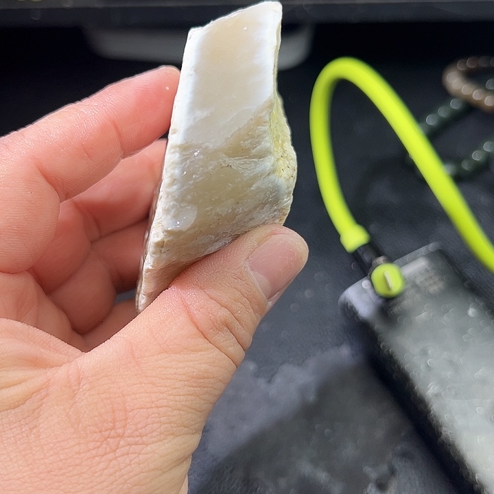 和田玉（糖玉）足银镶嵌车挂