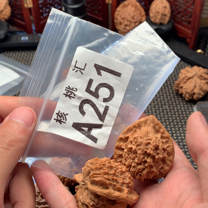 文玩核桃吊坠朱雀