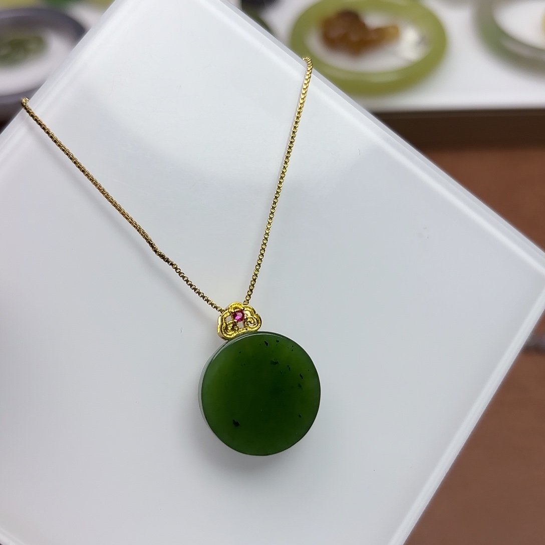 和田玉未镶嵌颈饰