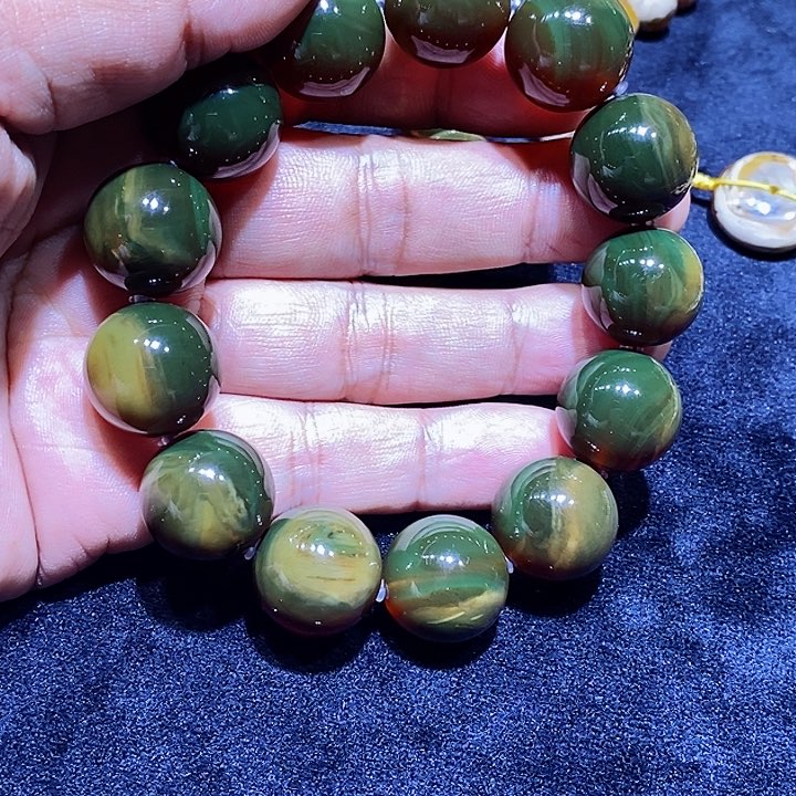 琥珀颈饰未镶嵌一