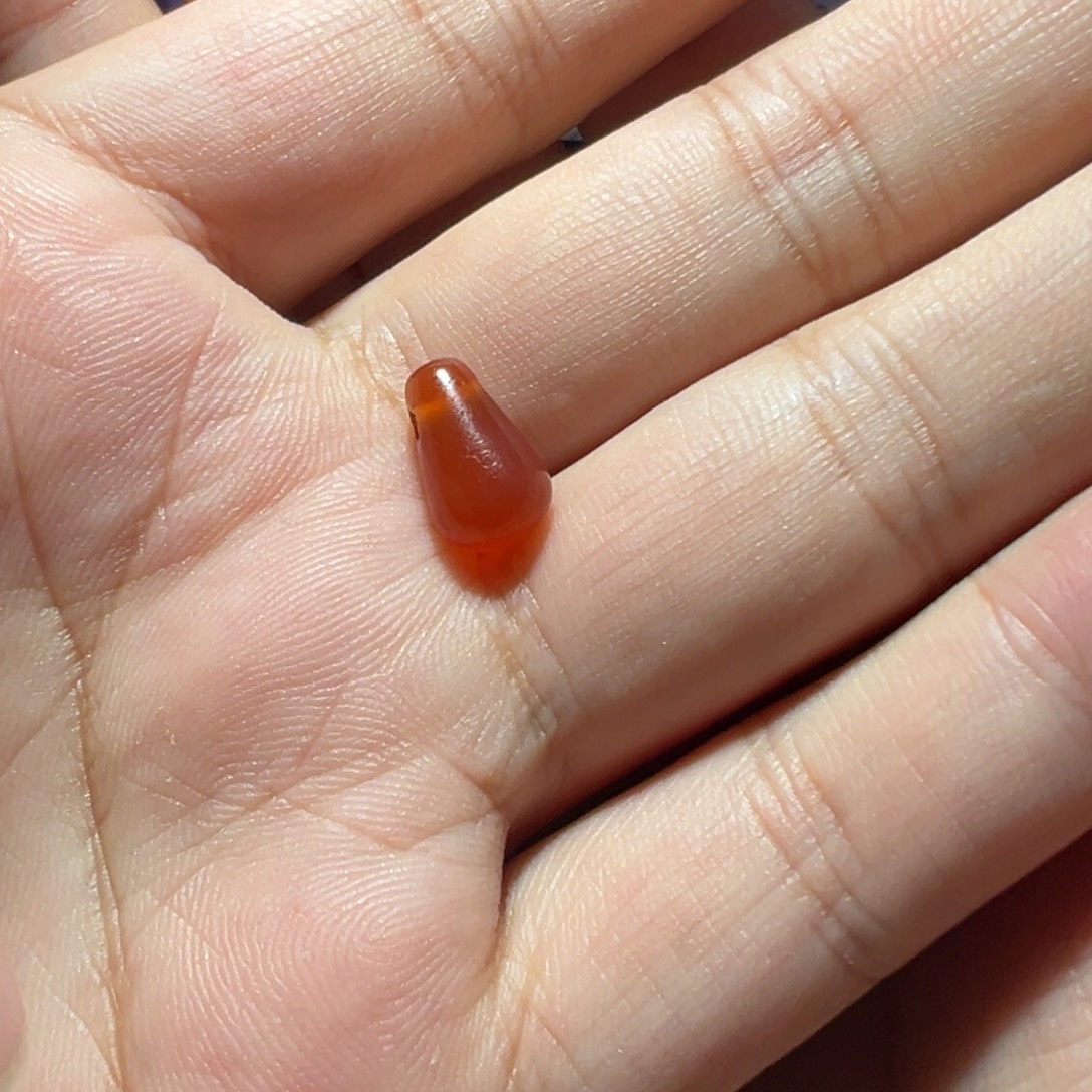 见***齐玛瑙/玉髓未镶嵌珠子。