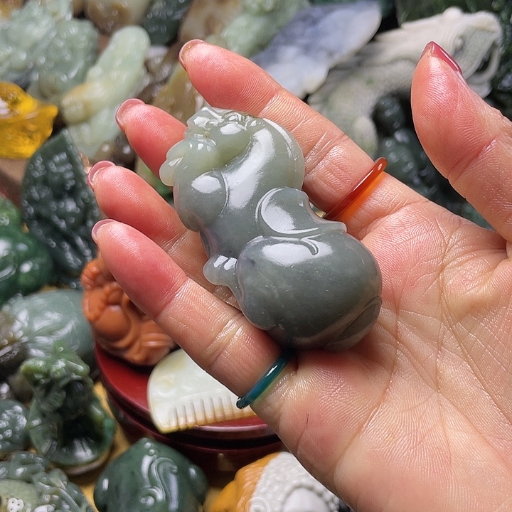 独***旅和田玉未镶嵌颈饰