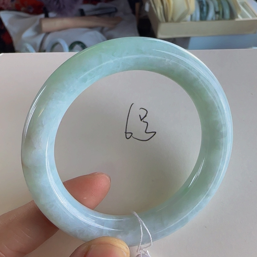翡翠手镯未镶嵌老坑52圈