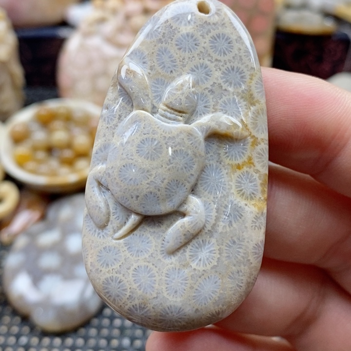 硅化珊瑚（珊瑚玉）颈饰未镶嵌