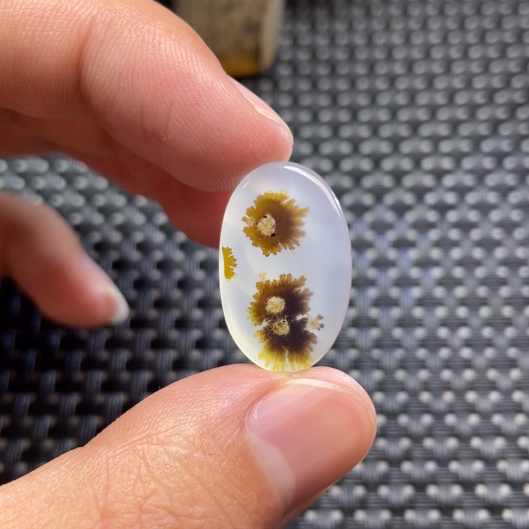 未镶嵌颈饰玛瑙/玉髓金*人