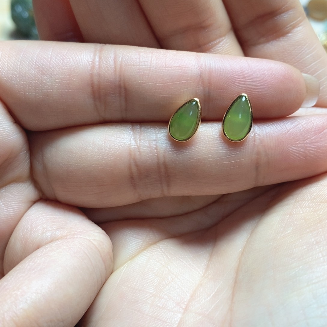 银S925镶嵌和田玉耳钉碧玉水滴耳钉