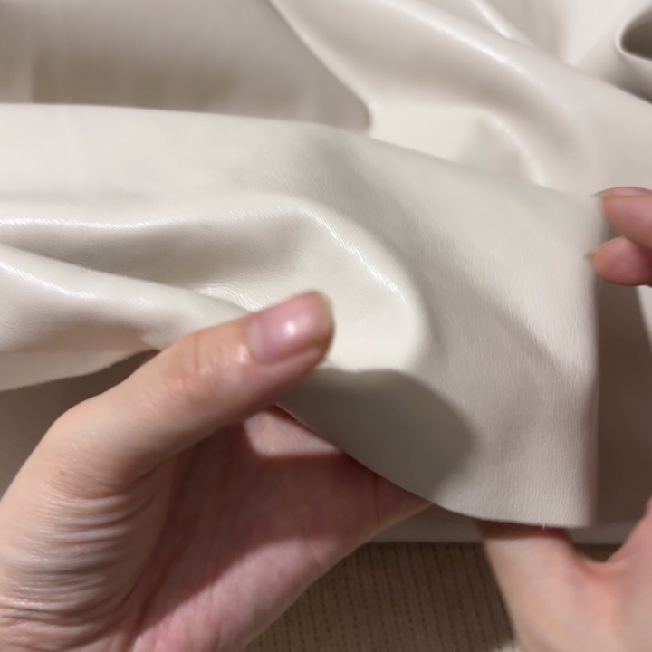 混纺燕麦灰高货麂皮1米。 