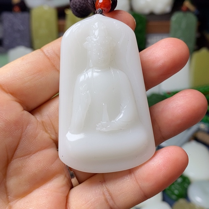 吊坠(赠链)未镶嵌和田玉