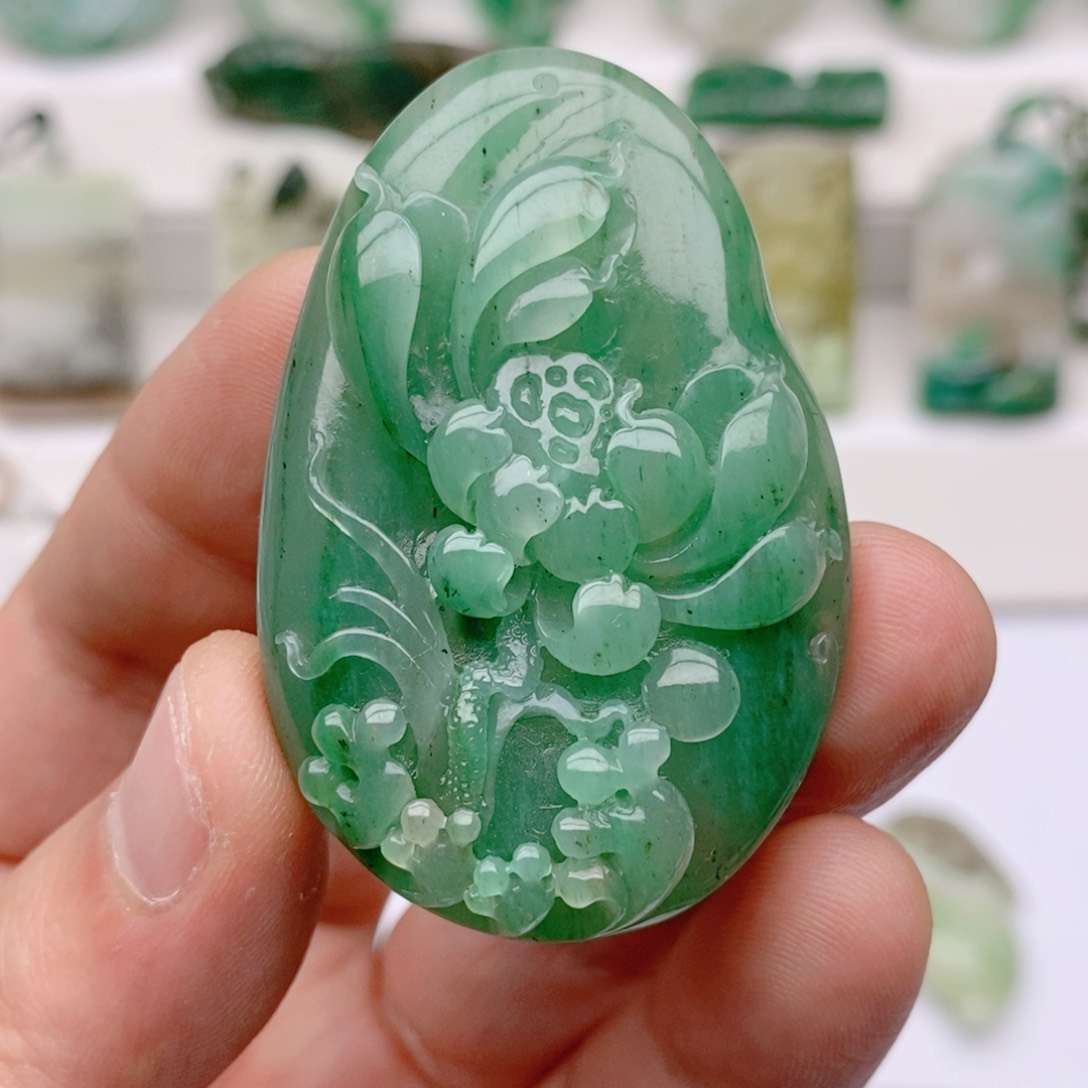 独山玉颈饰未镶嵌普*