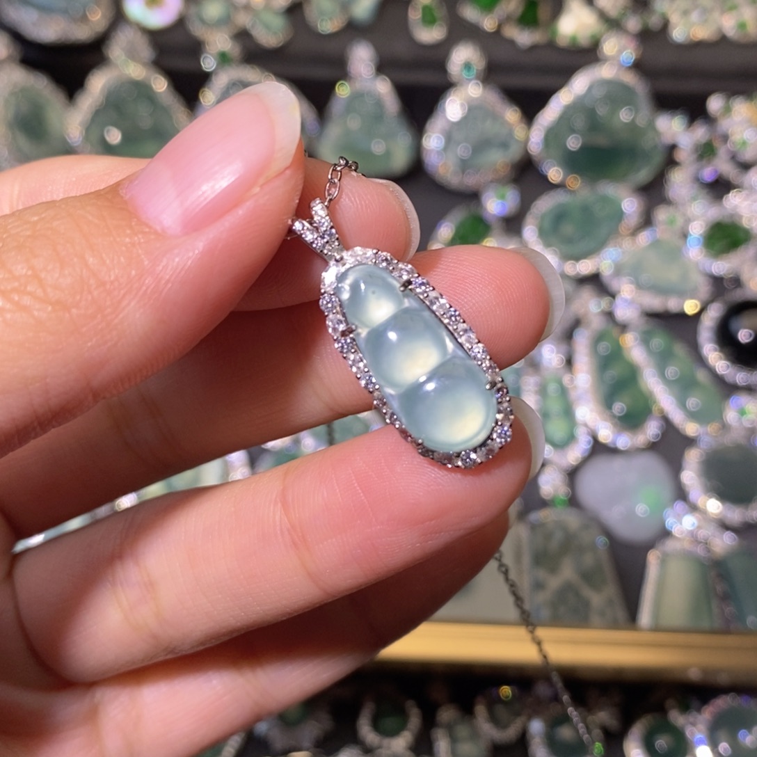 翡翠银S925镀金镶嵌颈饰