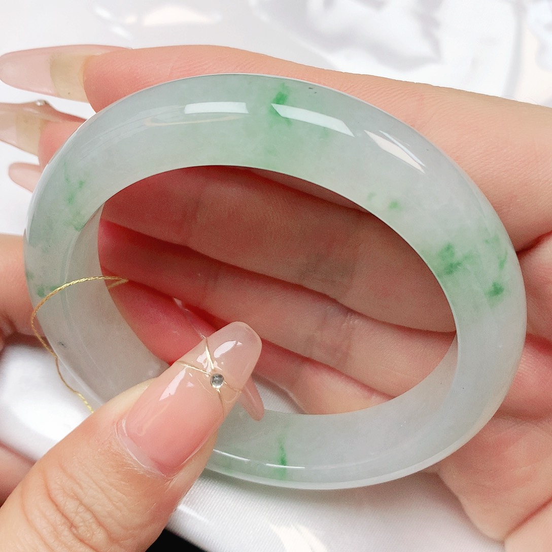 翡翠手镯未镶嵌抖音700