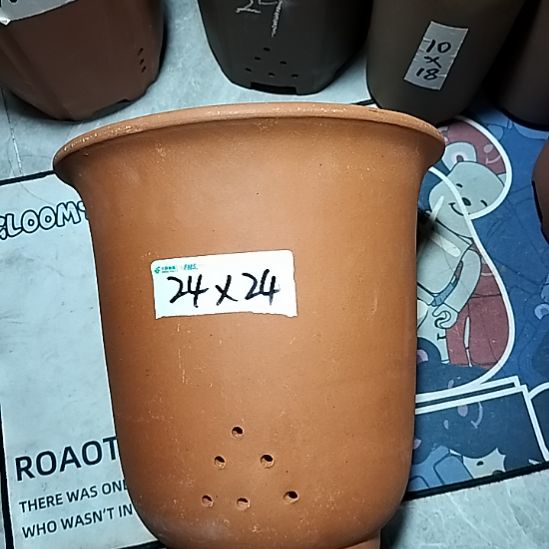 紫砂红泥特大金钟一个