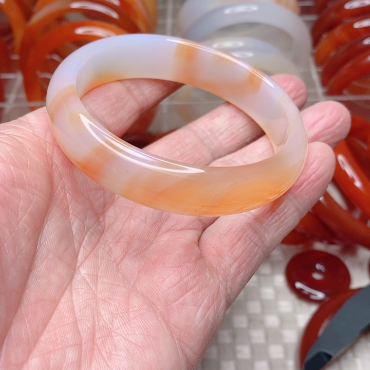 玛瑙/玉髓手镯未镶嵌