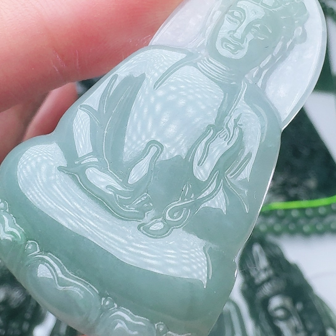 翡翠未镶嵌颈饰天然的A货翡翠多样性发其一 