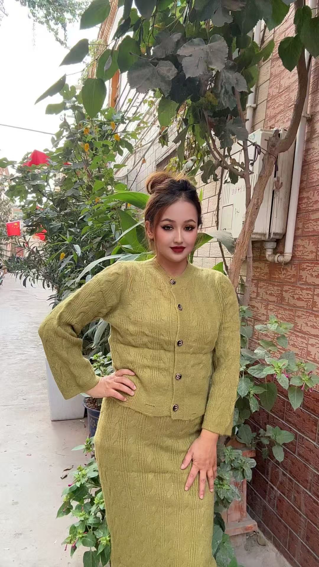 加厚秋季磨毛长袖极简风毛针织衫女装上衣圆领提花