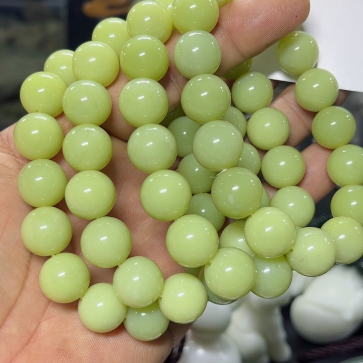 蛇纹石玉手串未镶嵌