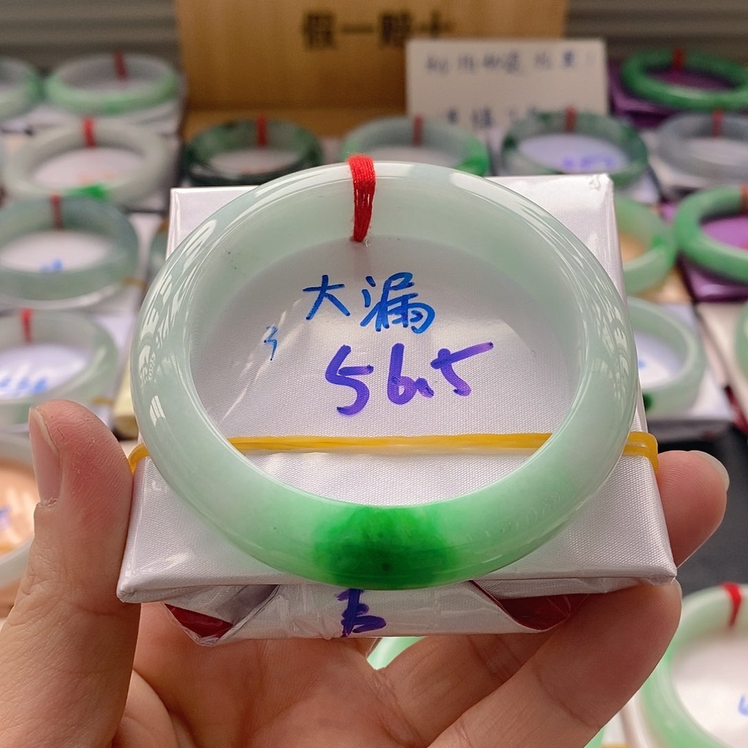 翡翠手镯未镶嵌3号