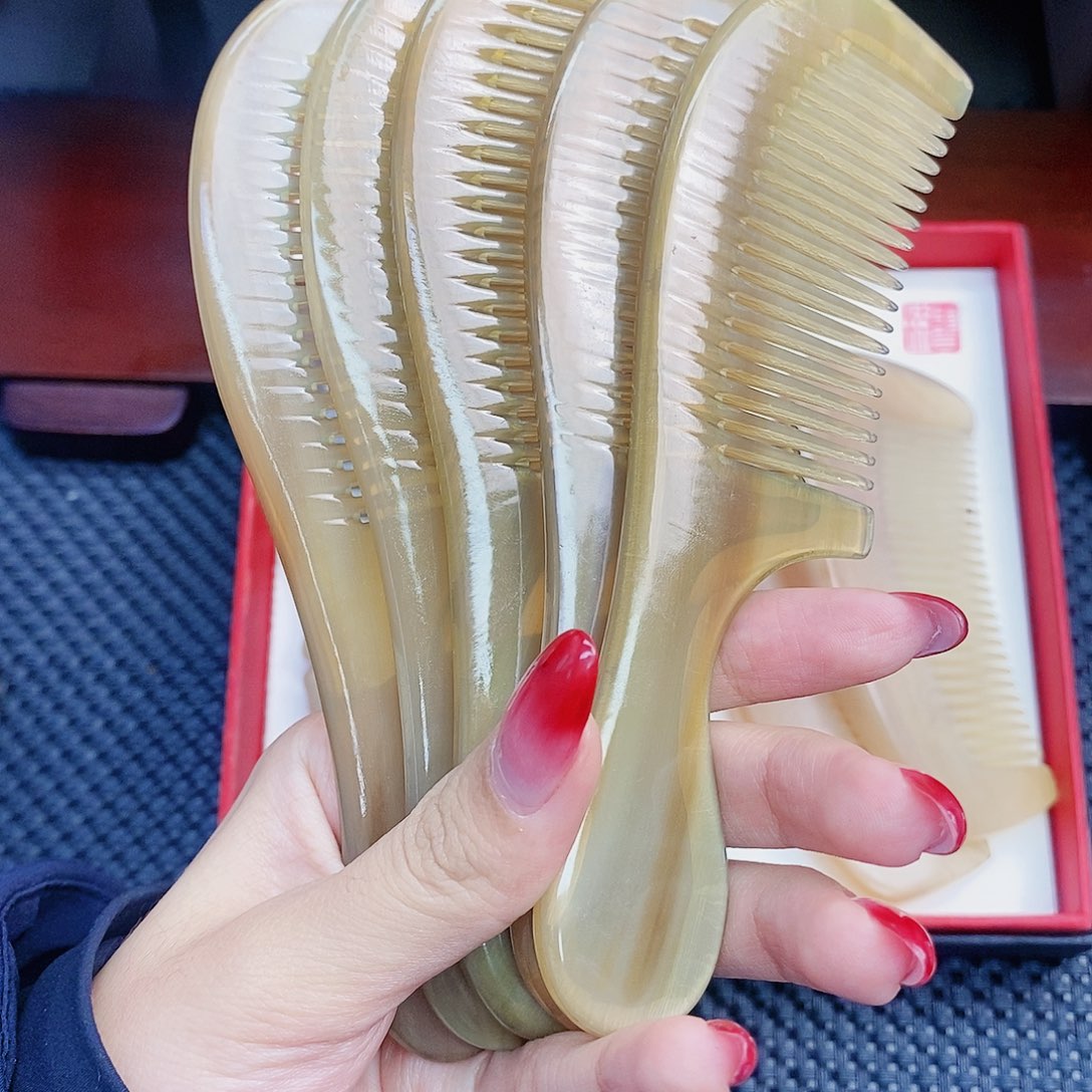 纯手工制作纯牛角梳子