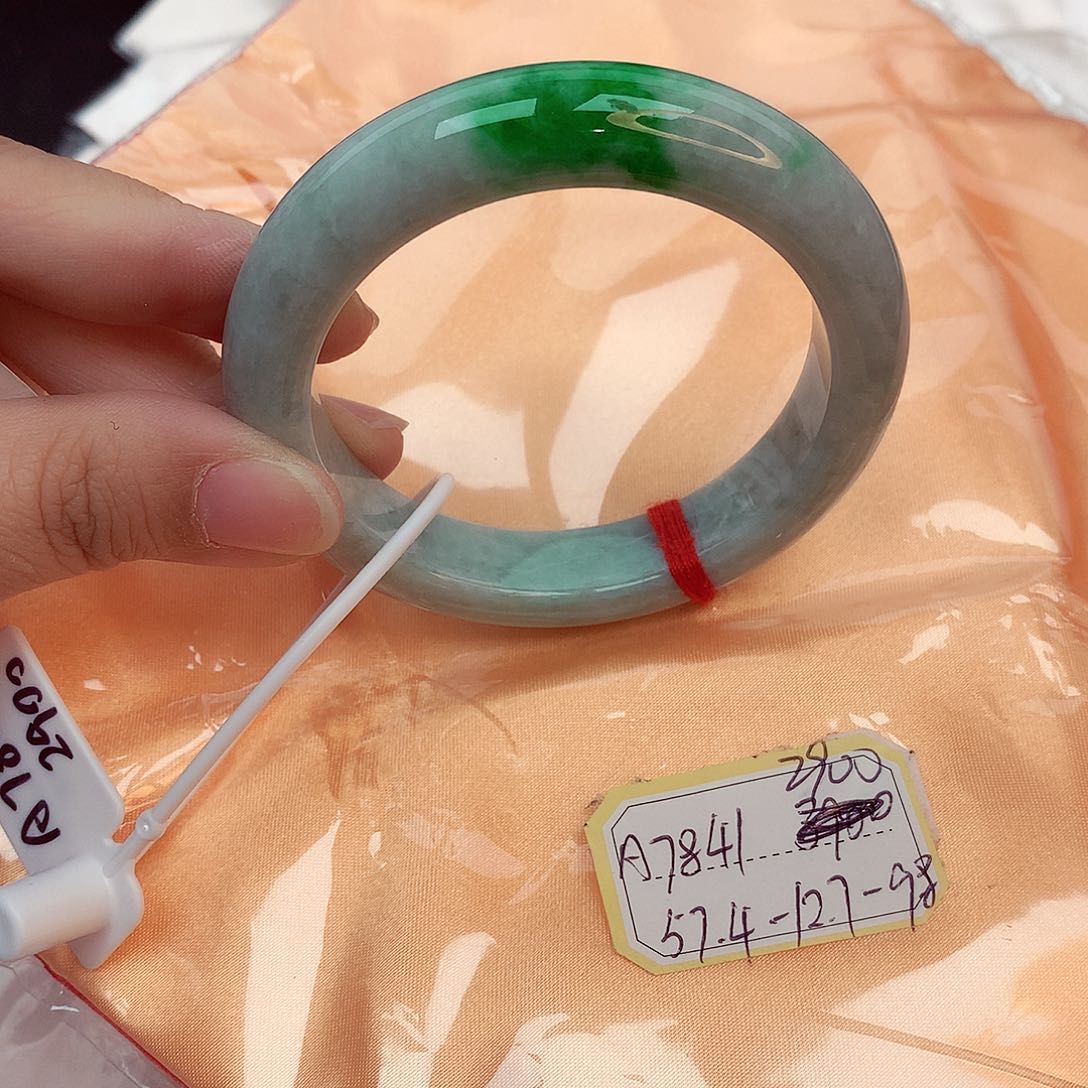 翡翠未镶嵌手镯缅甸翡翠