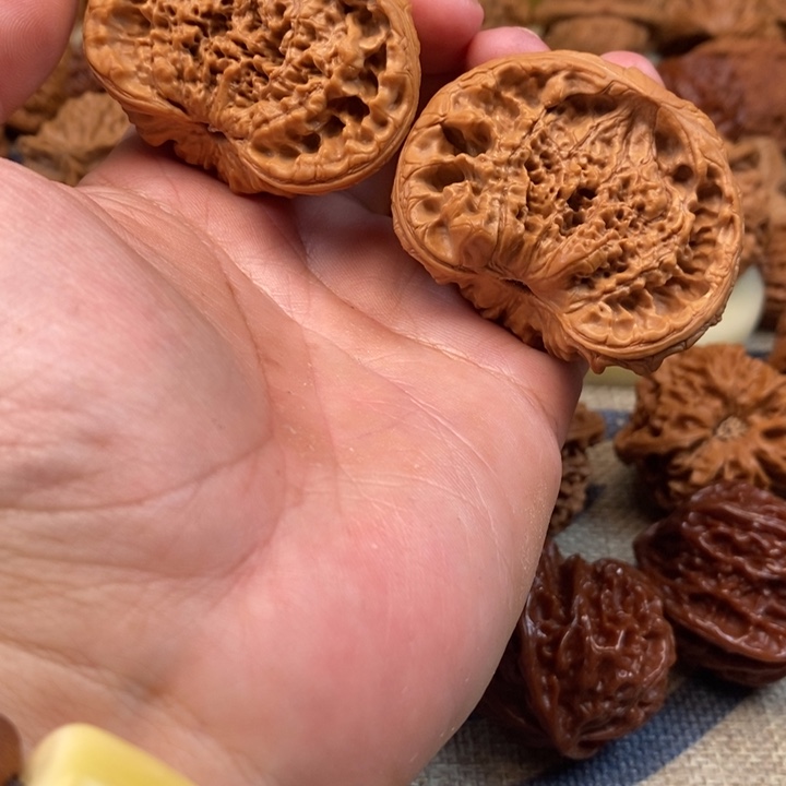 文玩核桃把件来***急核桃