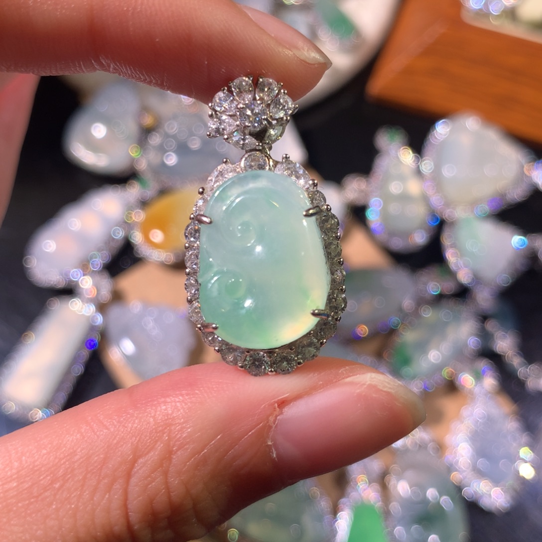 翡翠银S925镶嵌颈饰一物一证书