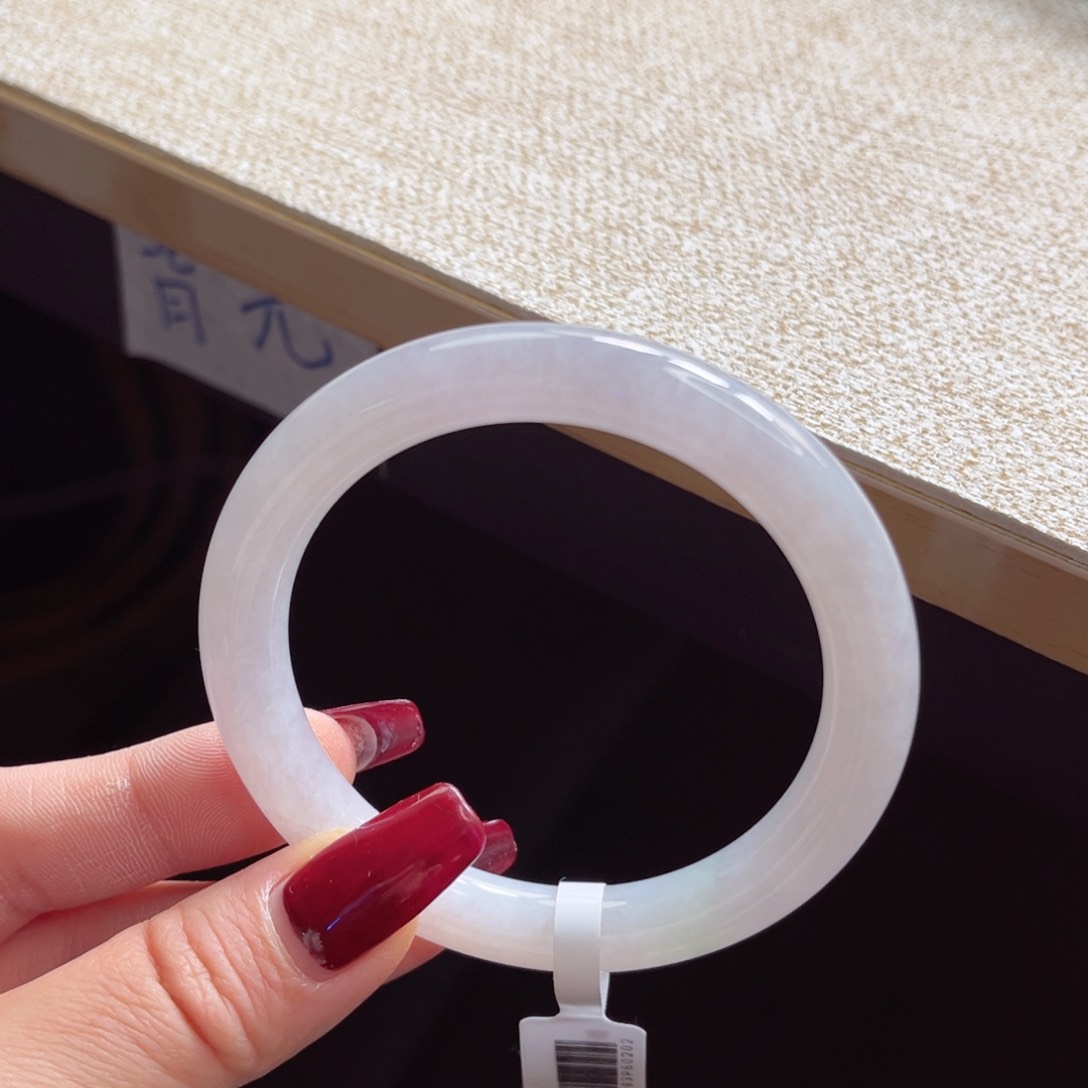 翡翠手镯未镶嵌手镯