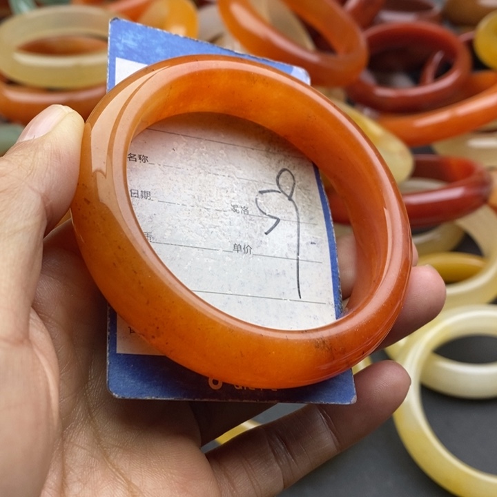 未镶嵌手镯石英质玉