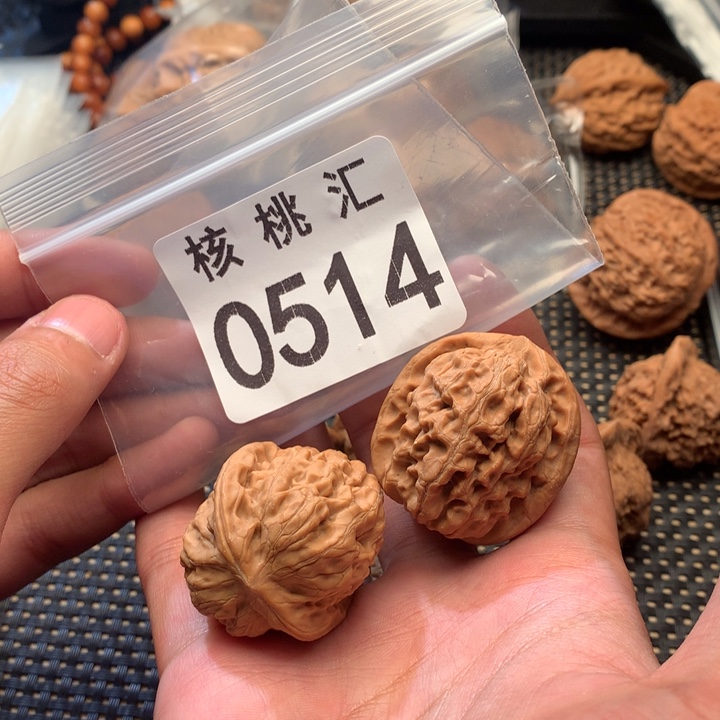 文玩核桃吊坠霸王