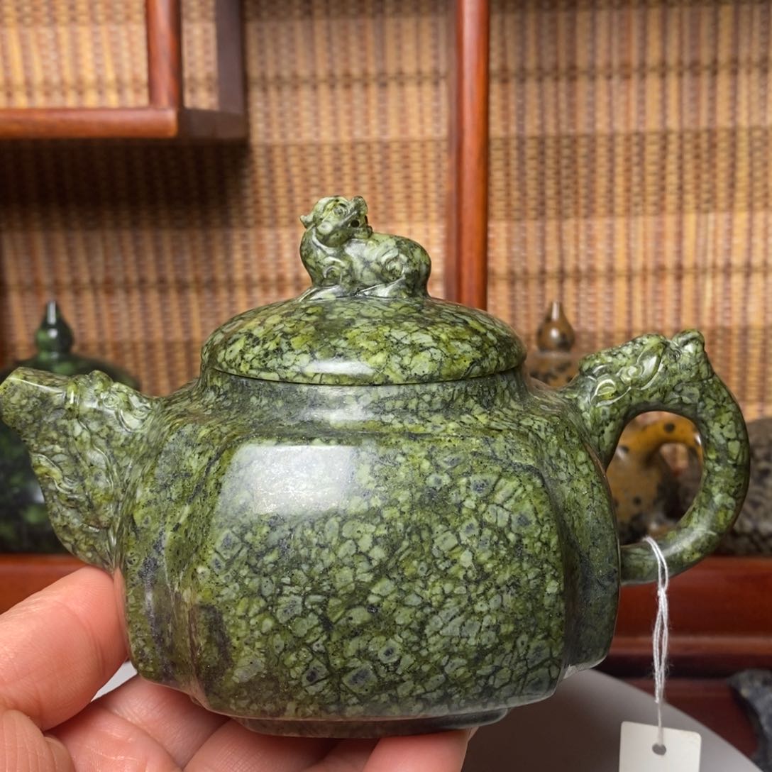 藏玉药王石蛇纹料龙尊壶260cc