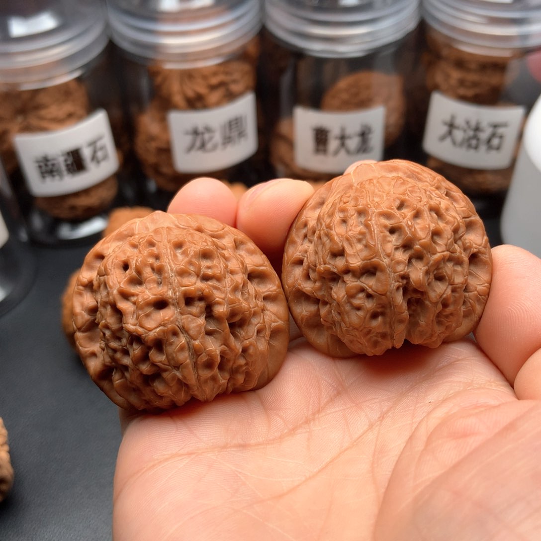 文玩核桃吊坠大****你全品血麒麟40➕