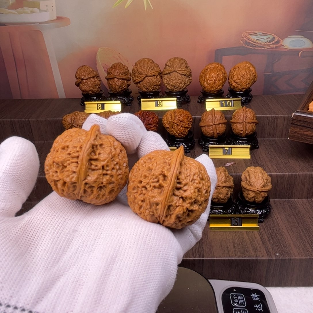 文玩核桃把件密纹绣球42尺