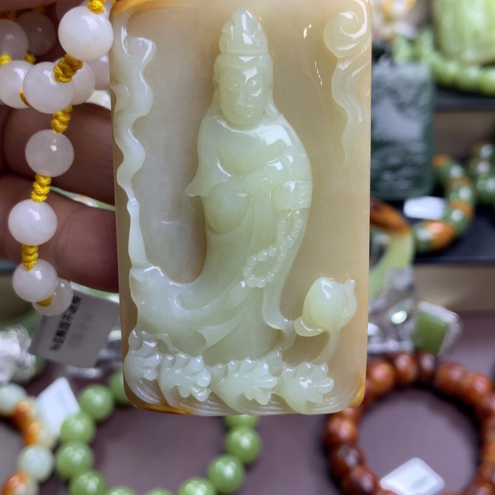 吊坠(赠链)未镶嵌透闪石质玉