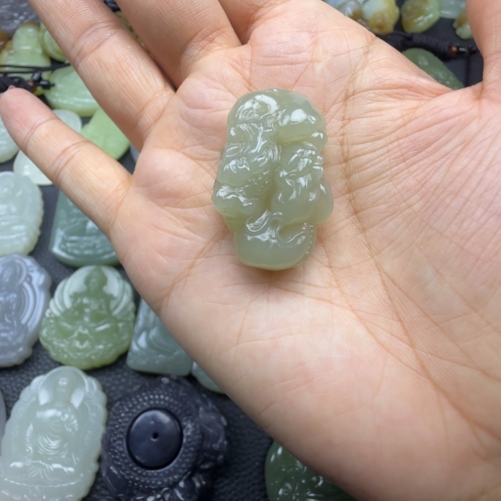 和田玉未镶嵌珠宝奇石