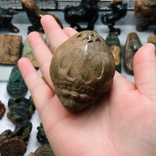 岫岩河磨玉（透闪石质玉）未镶嵌把件用****4