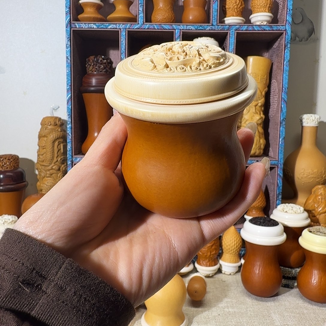 庸***个大叶紫檀（黑酸枝木类）