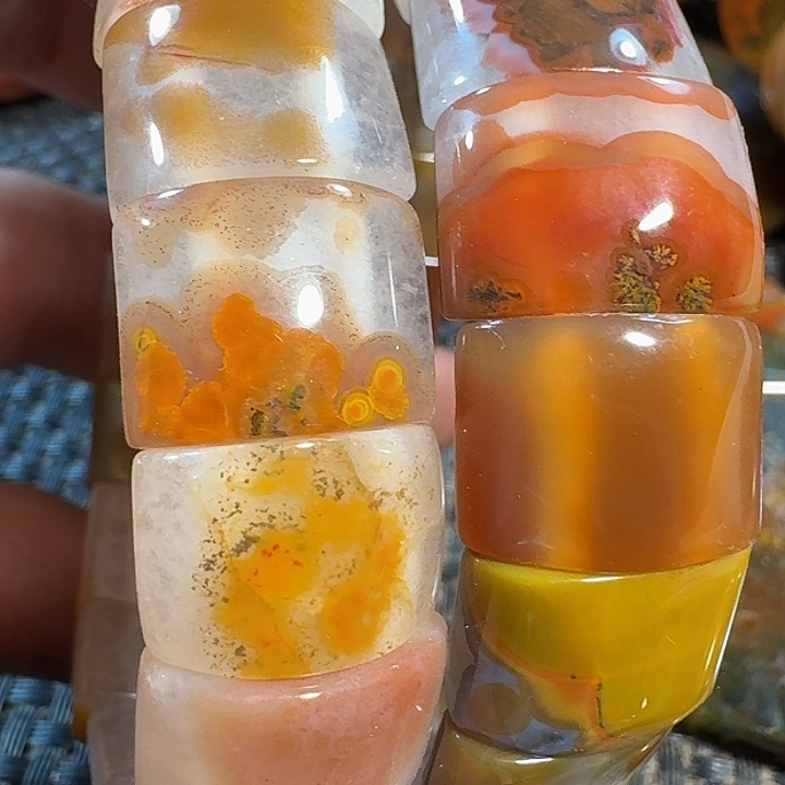 J***U玛瑙/玉髓未镶嵌颈饰