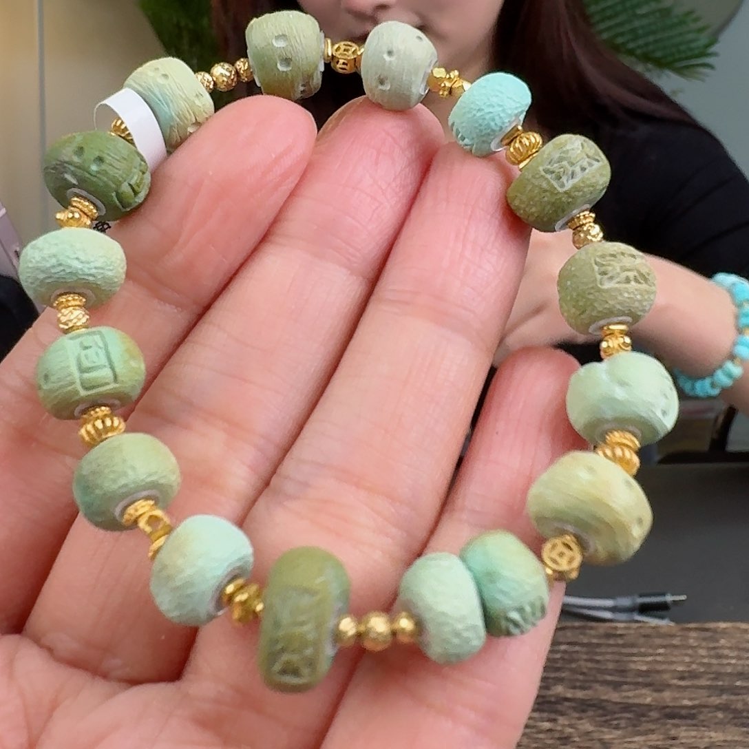 绿松石珠宝奇石未镶嵌中****司