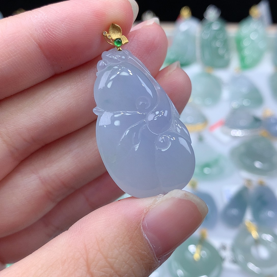 翡翠颈饰18K金镶嵌如意