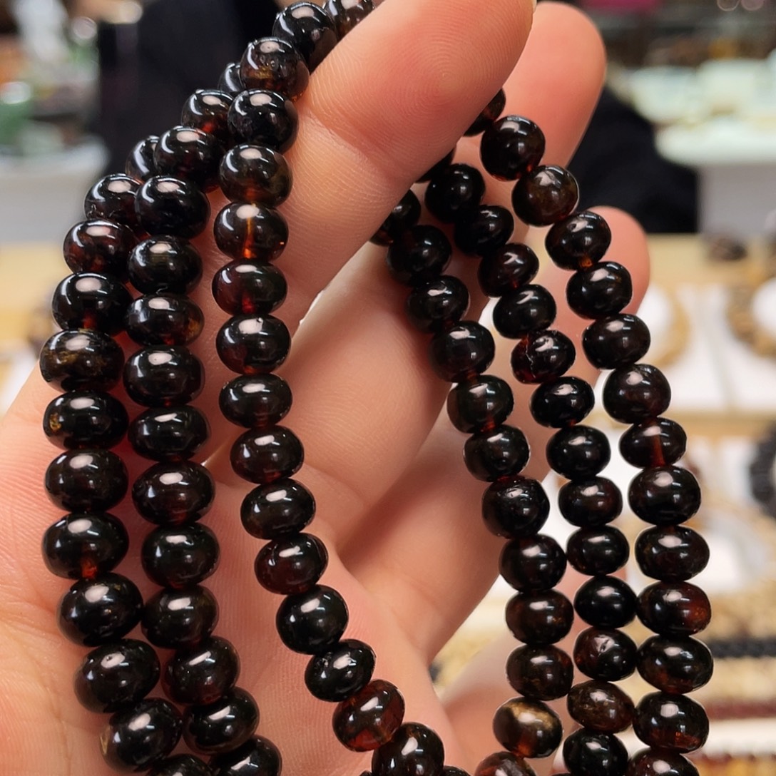 琥珀未镶嵌裸石七