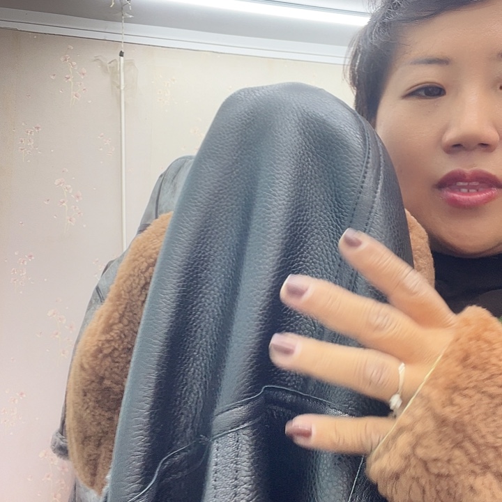 暖**光黑色皮毛一体女款120斤妈妈穿