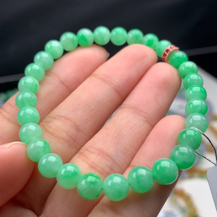 翡翠手镯未镶嵌卡