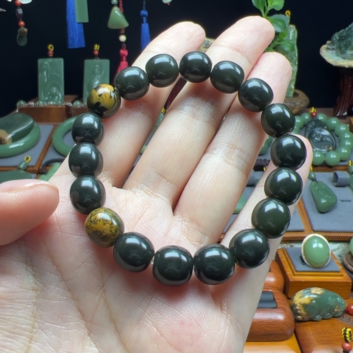 ****头未镶嵌手链岫岩河磨玉（透闪石质玉）