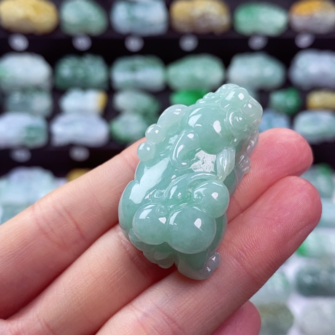 翡翠颈饰未镶嵌天然