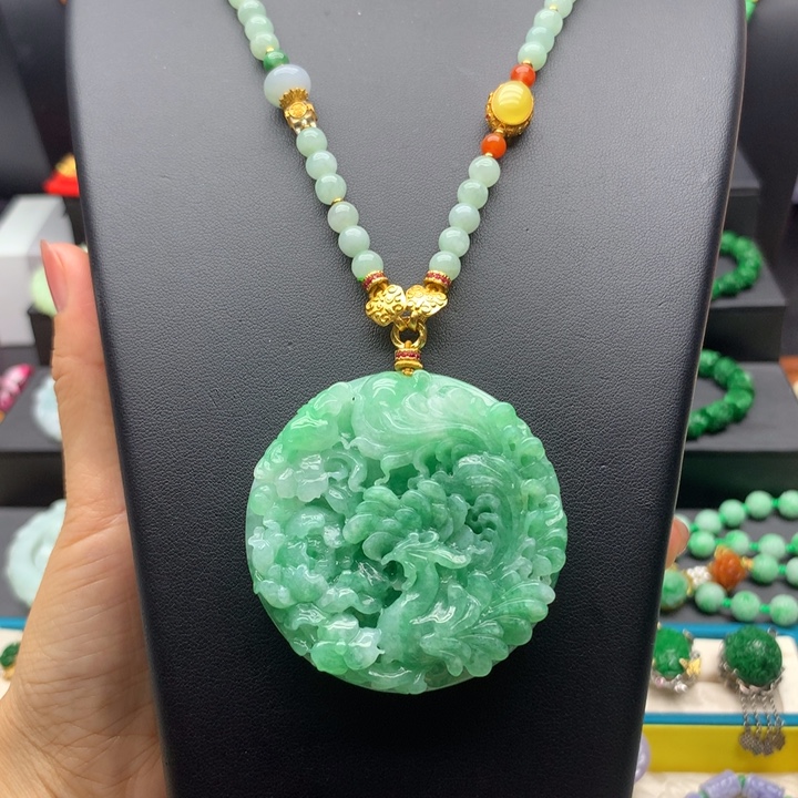 翡翠未镶嵌颈饰翡翠凤凰