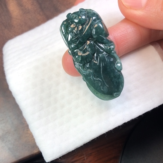 翡翠未镶嵌颈饰缅甸A货，每天下午1点半开播