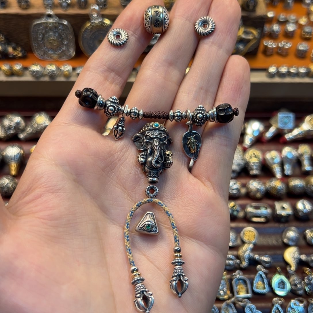 足银搭配示范白色